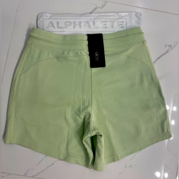 ALPHALETE | Essential Shorts L - Picture 3 of 8